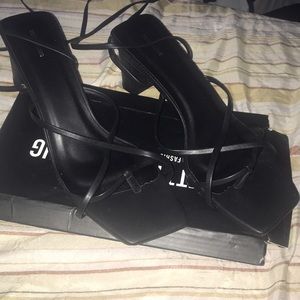 PRETTYLITTLETHING black color block heels